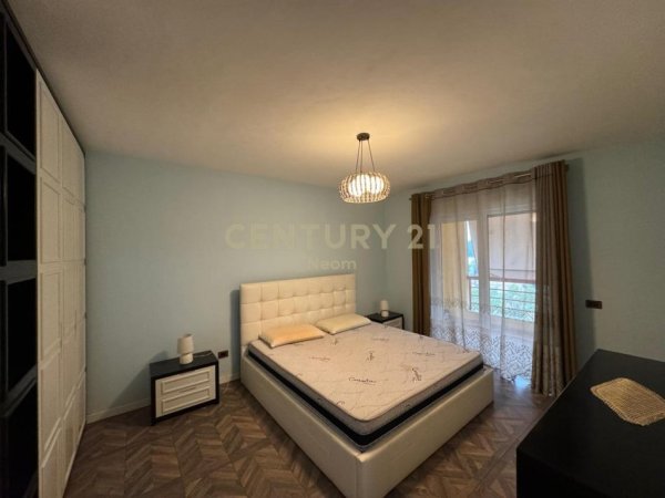 Tirane, jepet me qera apartament 2+1 Kati 4, 112 m² 1.000 € (LIQENI I THATE)