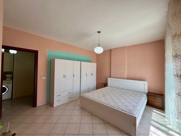 Tirane, jepet me qera apartament 2+1+Aneks+Ballkon Kati 8, 110 m² 600 € (Laprake)