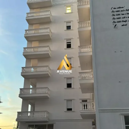 Tirane, shitet apartament 1+1+Ballkon Kati 4, 85 m² 67.300 € (azem galica)