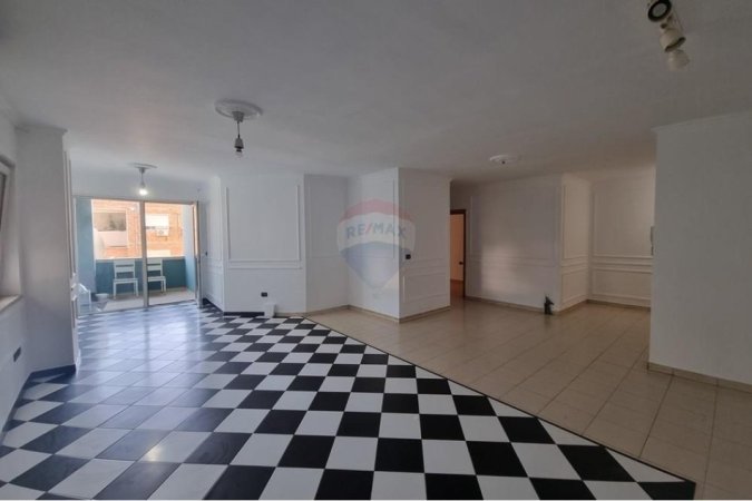 Tirane, shitet apartament 2+1+Ballkon Kati 4, 136 m² 272.000 € (Materniteti i Ri)