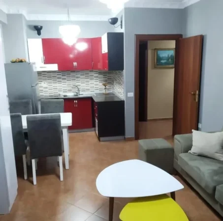 Tirane, jepet me qera apartament 2+1 Kati 7, 80 m² 450 € (JEPET ME QERA SUPER APARTAMENT 2+1 I MOBILUAR NE ASTIR TEK ARTISTI)