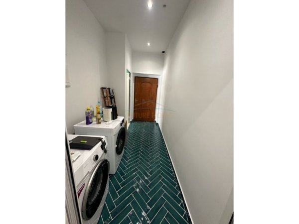 Tirane, shitet apartament 2+1 Kati 5, 74 m² 220.000 € (Shallvaret)