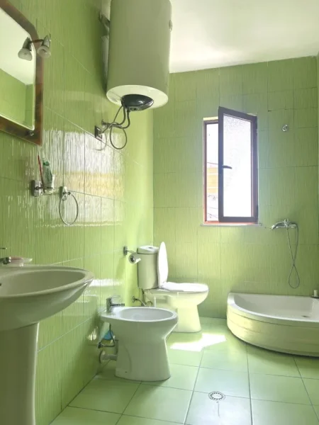 Tirane, jepet me qera apartament 2+1 Kati 2, 105 m² 390 € (Jordan Misja)