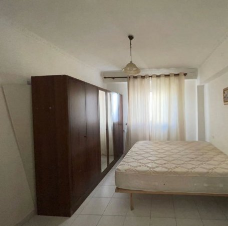Durres, jepet me qera apartament 1+1 Kati 6, 250 € (Durres Qender)