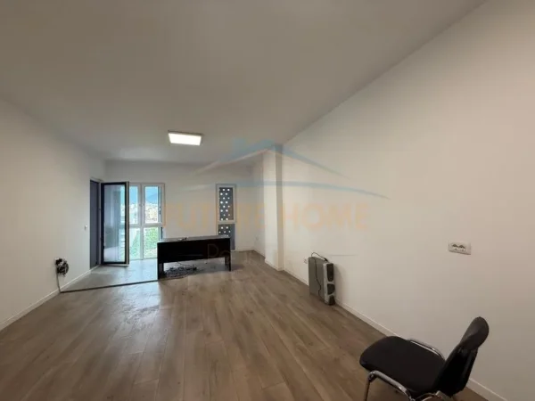 Tirane, jepet me qera apartament Kati 6, 88 m² 500 € (5 maj)
