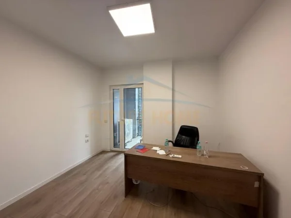 Tirane, jepet me qera apartament Kati 6, 88 m² 500 € (5 maj)