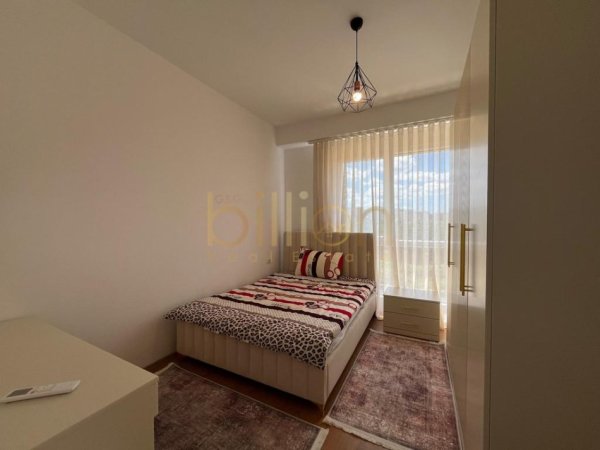 jepet me qera 2+1+Ballkon , 100 m² Fusha Aviacionit.700 €/muaj