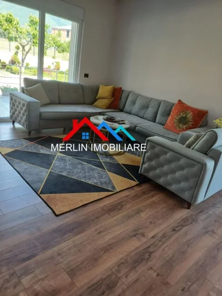 Diber, shitet Vile  2 kateshe, me 300 m²ndertim, dhe  1250m2 truall 450.000 € ( MAQELLARE,DIBER)