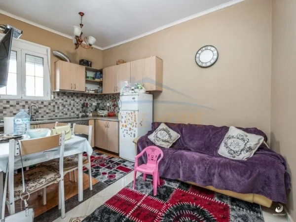 Shitet, Vilë 3-Katëshe, Te Bulevardi "Epidamn" , Durrës