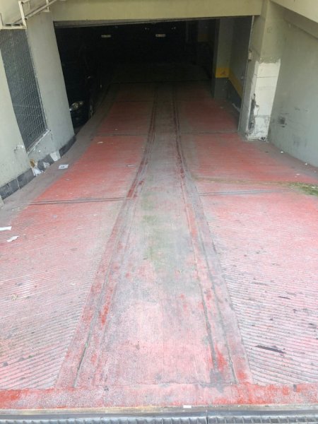 Tirane, jepet me qera garazh | post parkimi Kati -1, 18 m² 120 € (Milto Tutulani)