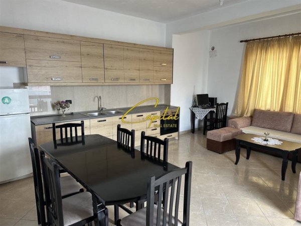 Tirane, jepet me qera apartament 3+1 Kati 3, 120 m² 350 € (BABRRU)