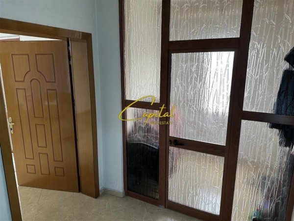Tirane, jepet me qera apartament 3+1 Kati 3, 120 m² 350 € (BABRRU)