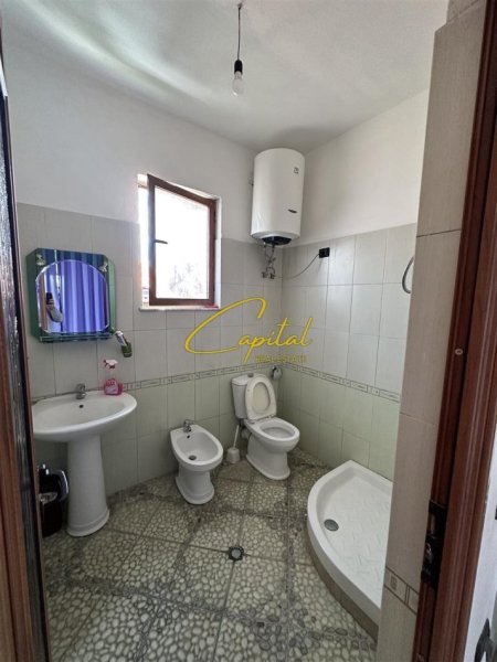 Tirane, jepet me qera apartament 3+1 Kati 3, 120 m² 350 € (BABRRU)