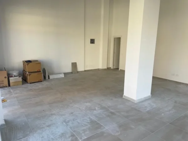 Tirane, jepet me qera ambjent biznesi Kati 0, 70 m² 500 € (Rruga e Dibres)