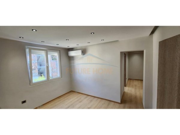 Tirane, jepet me qera zyre Kati 4, 55 m² 550 € (Sheshi Willson)