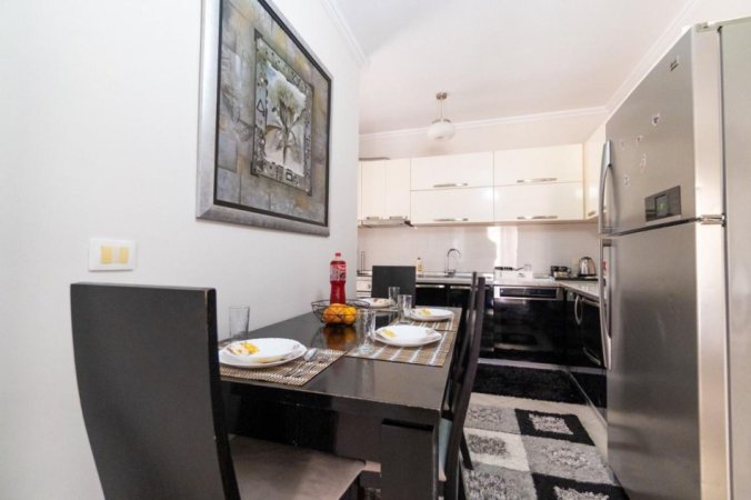 Tirane, jepet me qera apartament 2+1 Kati 2, 90 m² 700 € (Ish Fusha Aviacionit)
