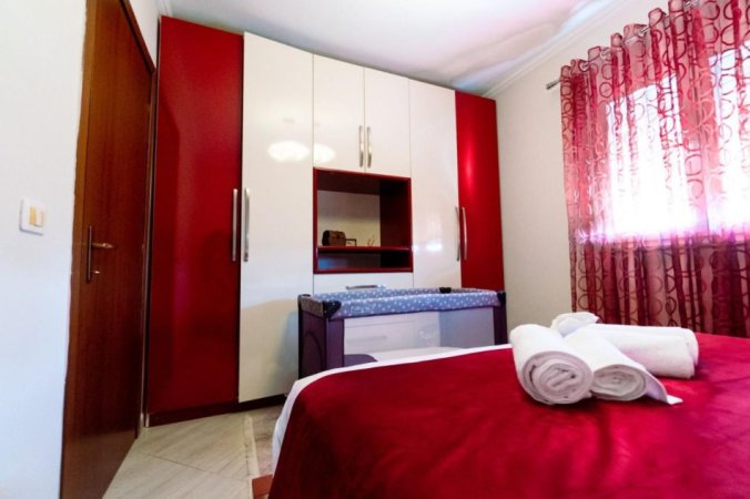 Tirane, jepet me qera apartament 2+1 Kati 2, 90 m² 700 € (Ish Fusha Aviacionit)