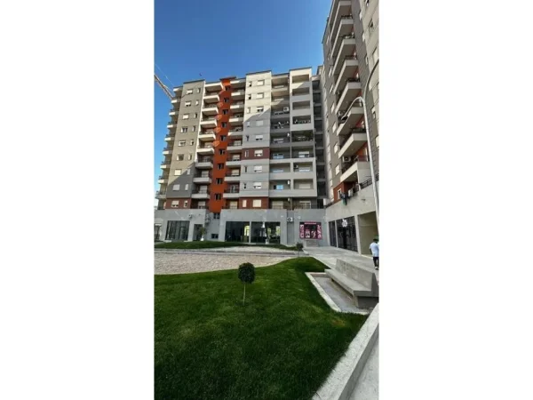 Shitet, Apartament 1+1+Post Parkimi, Kompleksi Vila L 2, Unaza e Re, Tiranë