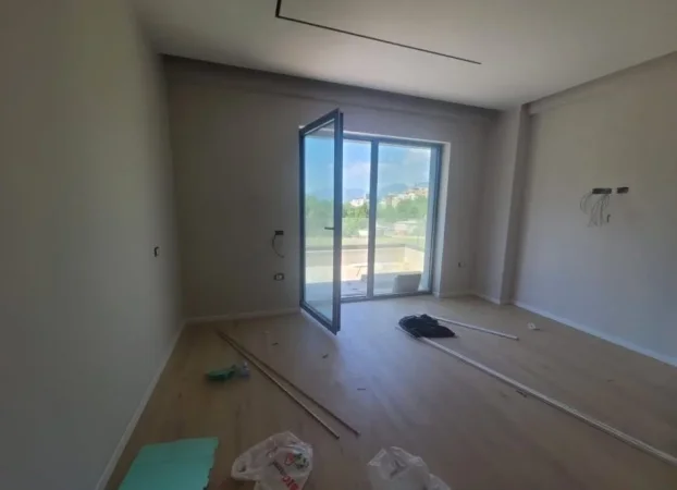 Tirane, shitet apartament 2+1 , 104 m² 210.000 € (Liqeni i thate)
