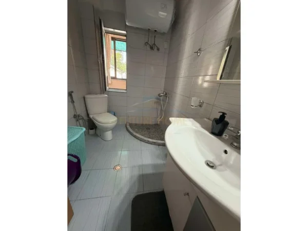 Tirane, shitet apartament 1+1 Kati 3, 59 m² 128.000 € (Pallati me Shigjeta)   UNA53627