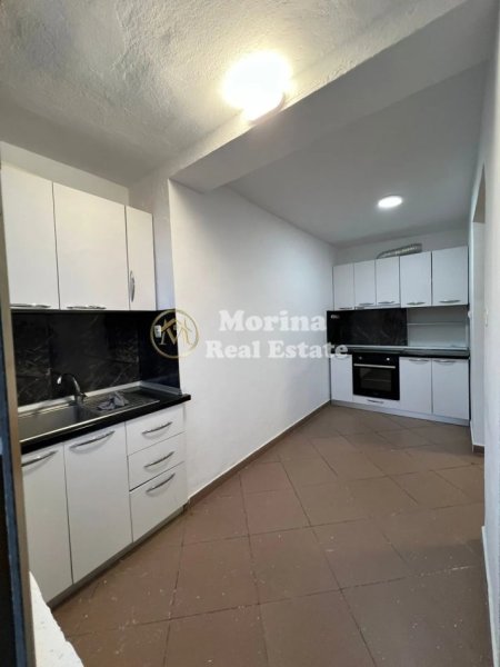 Tirane, shitet apartament 1+1 Kati 5, 52 m² 85.000 € (Kombinat)
