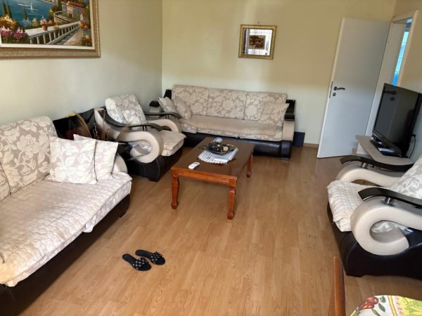 Tirane, ndarje qeraje me vajze apartament 2+1 Kati 5, 90 m² 160 € (Don Bosko, Prane Kafes Artisti)