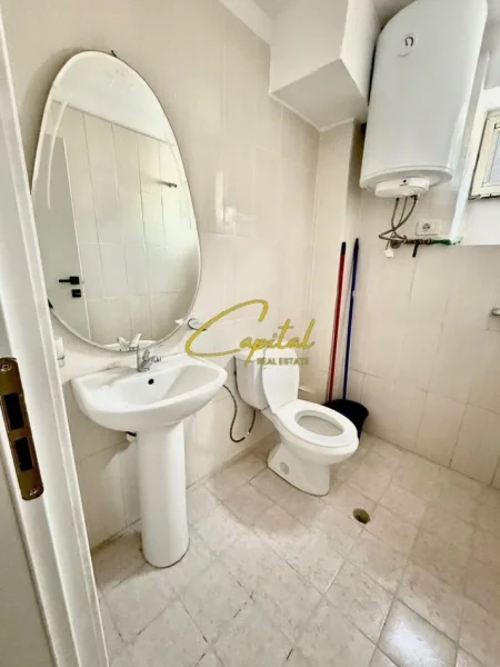 Tirane, jepet me qera apartament 1+1 Kati 2, 56 m² 500 € (RRUGA BARDHYL)