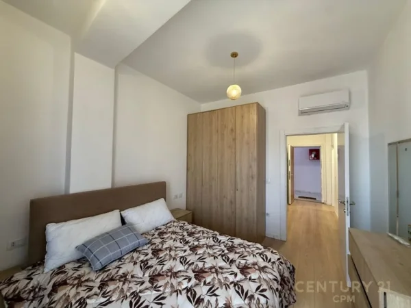 Tirane, jepet me qera apartament 1+1+Ballkon Kati 6, 65 m² 600 € (smart115194)