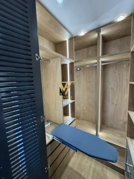 Tirane, shitet apartament 1+1+Ballkon Kati 4, 75 m² 160.000 € (YZBERISHT)