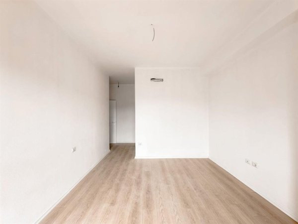 Tirane, shitet apartament 3+1 Kati 5, 150 m² 230.000 € (FUSHA AVIACIONIT)