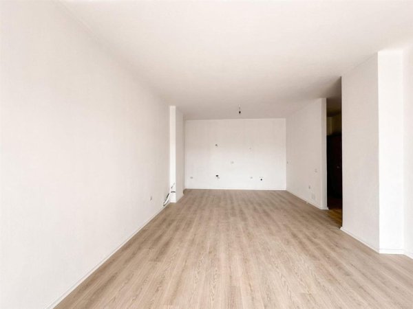 Tirane, shitet apartament 3+1 Kati 5, 150 m² 230.000 € (FUSHA AVIACIONIT)