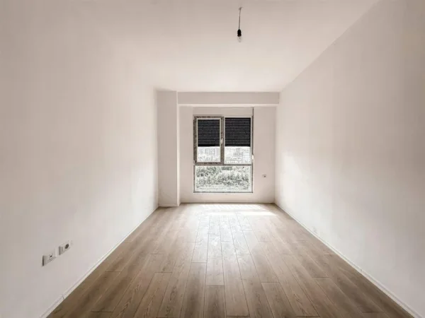 Tirane, shitet apartament 3+1 Kati 5, 150 m² 230.000 € (FUSHA AVIACIONIT)