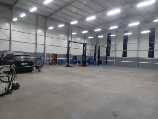 Shqiperi, jepet me qera magazine Kati 0, 550 m² 3.000 € (Rruga Industriale)