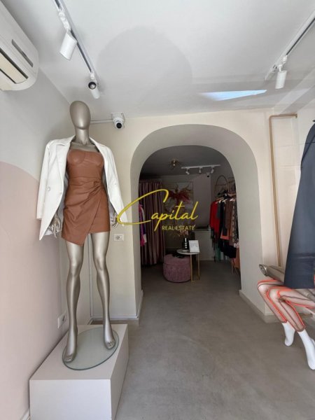 Tirane, jepet me qera dyqan Kati 0, 18 m² 500 € (BLLOKU)