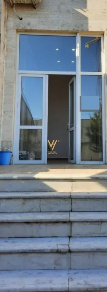 Tirane, jepet me qera dyqan Kati 0, 22 m² 350 € (KOPSHTI ZOOLOGJIK)