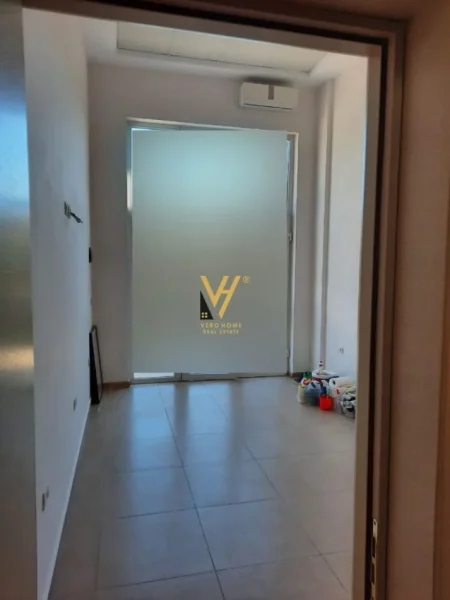 Tirane, jepet me qera dyqan Kati 0, 22 m² 350 € (KOPSHTI ZOOLOGJIK)