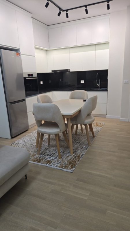 Shqiperi, jepet me qera apartament 2+1+Ballkon , 113 m² 600 € (Xhanfize keko)