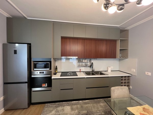 Tirane, jepet me qera apartament 2+1 Kati 9, 130 m² 999 € (Rruga e Elbasanit)