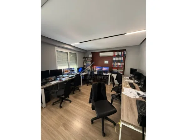 Tirane, jepet me qera zyre Kati 2, 110 m² 1.000 € (Sami Frasheri)