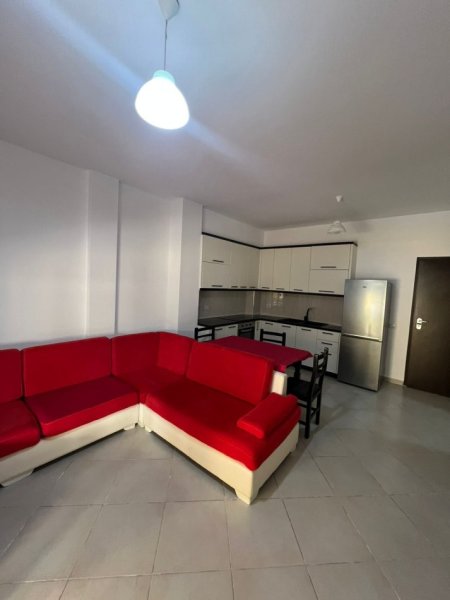 Tirane, jepet me qera apartament 1+1+Ballkon Kati 1, 70 m² 450 € (kodra e diellit)