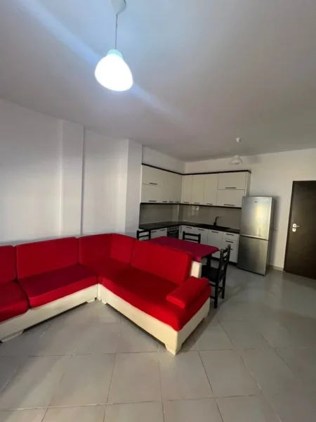 Tirane, jepet me qera apartament 1+1+Ballkon Kati 1, 70 m² 450 € (kodra e diellit)