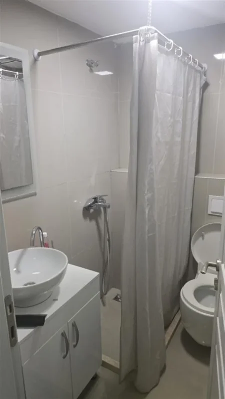 Tirane, jepet me qera apartament 1+1 Kati 1, 59 m² 500 € (Tirana Golden Park 3 , Perball Amerikan 3)