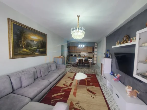 Tirane, shitet apartament 2+1 Kati 1, 100 m² 112.000 € (Fresk)