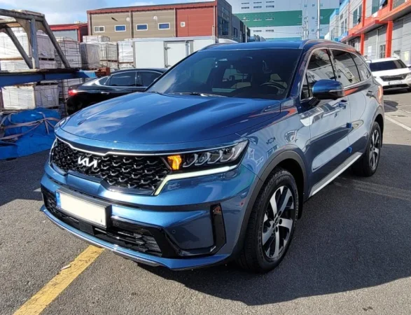 Tirane, shes SUV Kia Sorento 2023 Nafte, blu automatik Klima 70.000 km 28.900 €