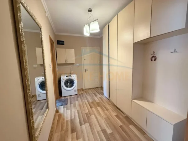 Tirane, shitet apartament 1+1 Kati 3, 59 m² 135.000 € (PALLATI ME SHIGJETA)