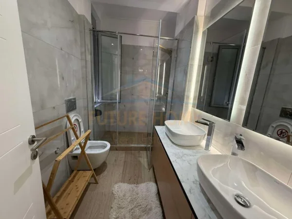 Tirane, jepet me qera apartament 2+1+Ballkon Kati 2, 100 m² 450 € (Autostrada Tirane-Durres , Mzeze)