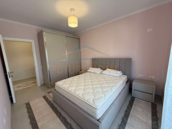 Tirane, jepet me qera apartament 2+1+Ballkon Kati 2, 100 m² 450 € (Autostrada Tirane-Durres , Mzeze)