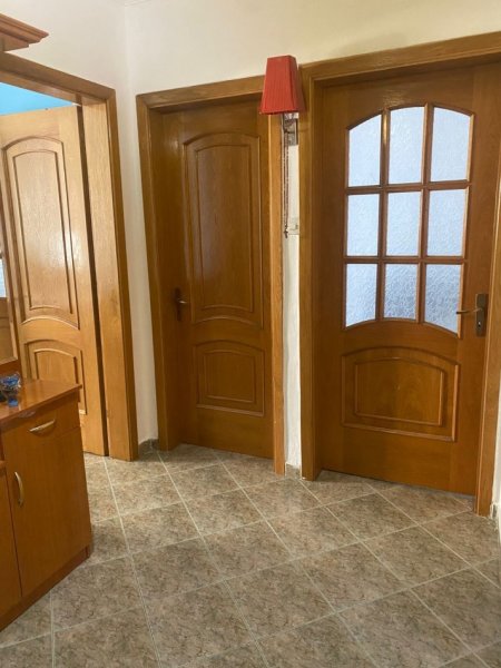 Tirane, shes apartament 2+1+Ballkon Kati 4, 56 m² 131.600 € (Rr Zonja Curre)