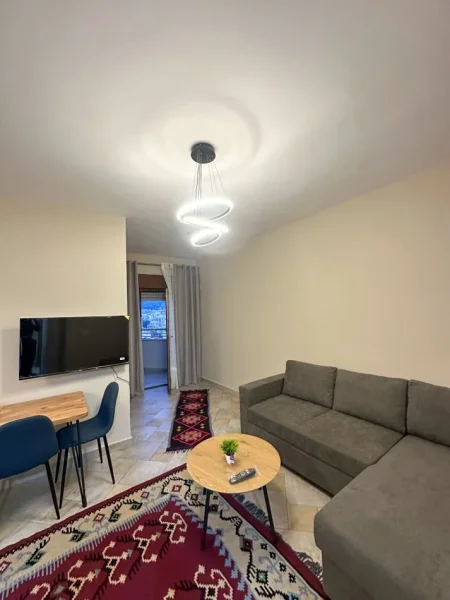 Tirane, jepet me qera  ne Qender apartament 1+1+Ballkon Kati 15, 60 m² 550  € (Kostandin Kristoforidhi)