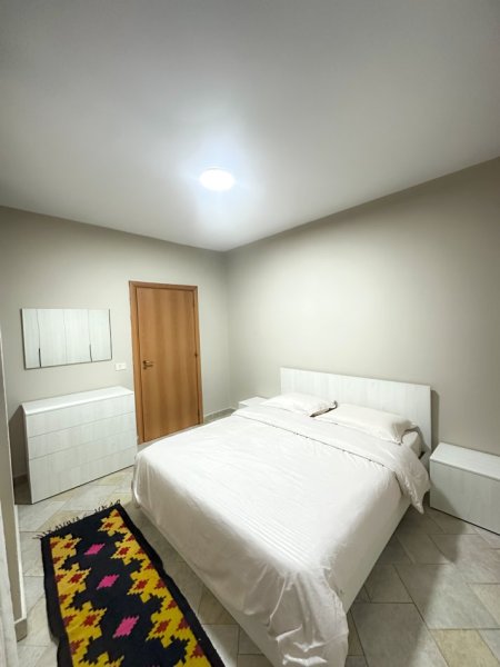 Tirane, jepet me qera apartament 1+1+Ballkon Kati 15, 60 m² 600 € (Kostandin Kristoforidhi)